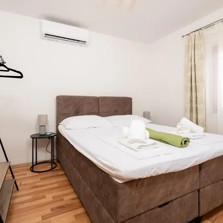 By The Sea Okrug Gornji, Ciovo - 23497 טרוגיר